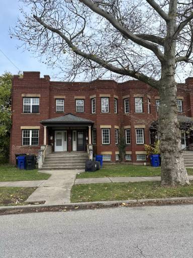 Main picture of 2329 E 93rd St