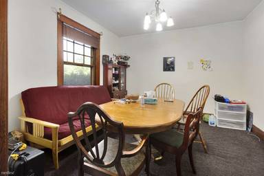 Main picture of 502 Thompson St