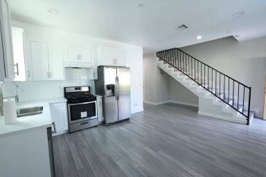 Main picture of 3927 Wisconsin St