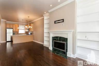 Main picture of 3846 N Southport Ave