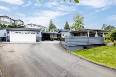 Main picture of 109 243rd Pl SE