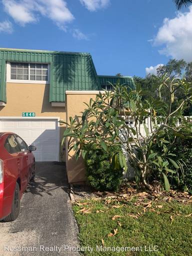 Main picture of 5848 Harbour Club Rd
