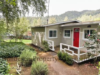 Main picture of 10300 Field Ln