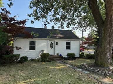 Main picture of 250 Mercer Ave