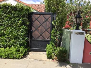 Main picture of 5437 Ventura Canyon Ave