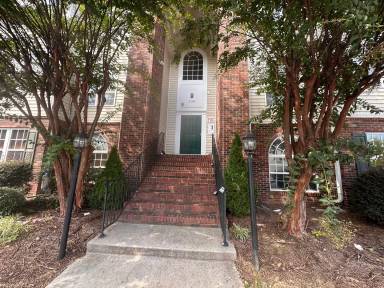 Main picture of 135 James Rd