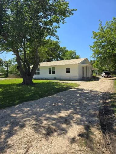 Main picture of 811 E Navarro Ave