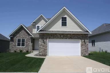 Main picture of 100 Cobblestone Ln