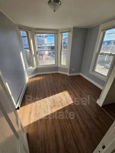 Main picture of 65 Green St