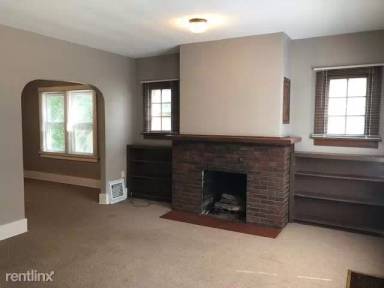 Main picture of 220 Melrose Ct
