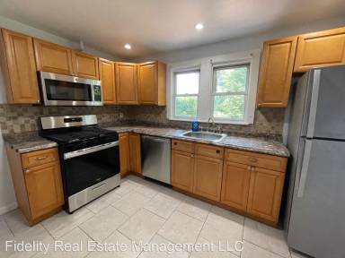 Main picture of 42 Pine St
