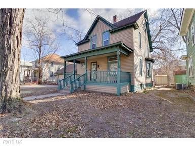 Main picture of 1704 Emerson Ave N