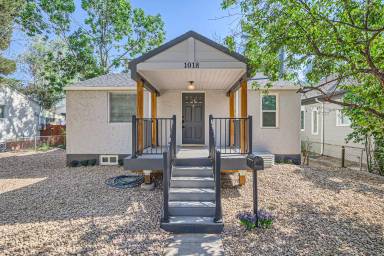 Main picture of 1018 W Cucharras St