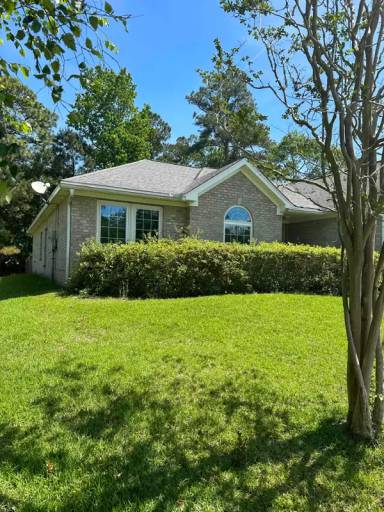 Main picture of 106 Chariot Ct