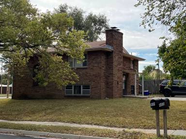 Main picture of 401 W Ash St