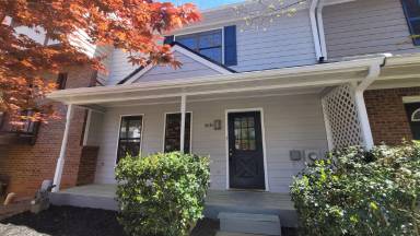 Main picture of 8030 Sand Wedge Cir NW