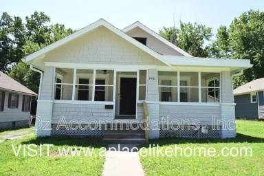 Main picture of 1951 Troup Ave