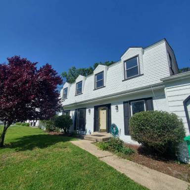 Main picture of 9220 Fort Foote Rd