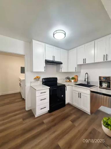 Main picture of 6512 Pickering Ave