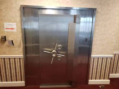 Main picture of 117 West Main Street - Vault