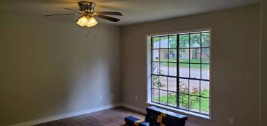 Main picture of 419 Willow Oak St