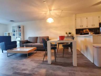 Main picture of 30 Chelsea St