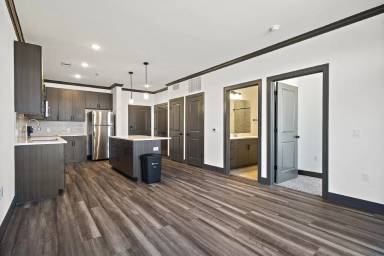 Main picture of The Diamond At Creekside