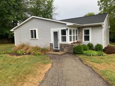 Main picture of 3093 Lorraine St