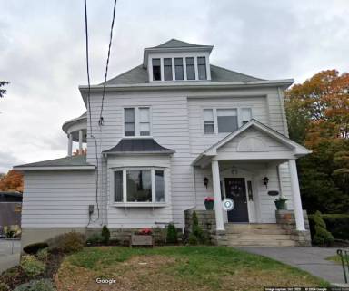 Main picture of 227 Main St
