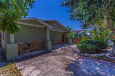 Main picture of 6104 S 3rd St