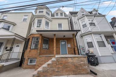 Main picture of 18 Taylor St