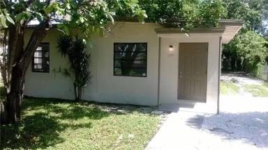 Main picture of 1080 NW 121st St