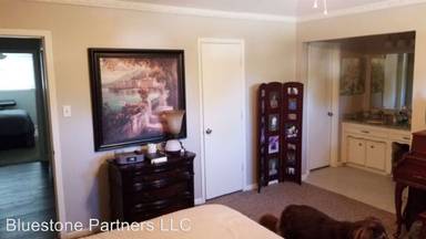 Main picture of 820 W Pelton St