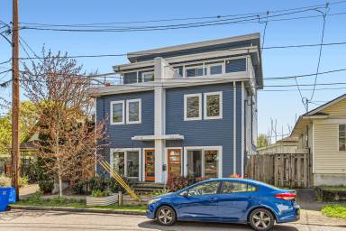 Main picture of 6012 NE Hoyt St