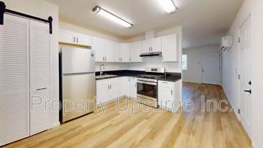 Main picture of 415 Lake Blvd