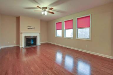 Main picture of 325 Cranbrooke Cir