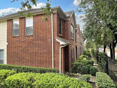 Main picture of 2211 Runnels St