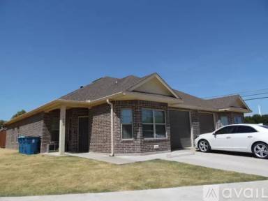 Main picture of 301 W Panther Way