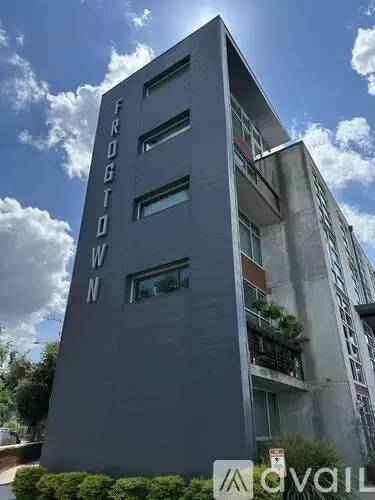 Main picture of 528 Selma St