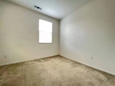 Main picture of 859 E Promenade
