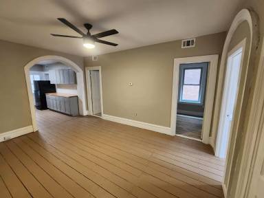 Main picture of 100 9th St