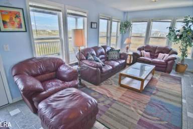 Main picture of 3735 Island Dr