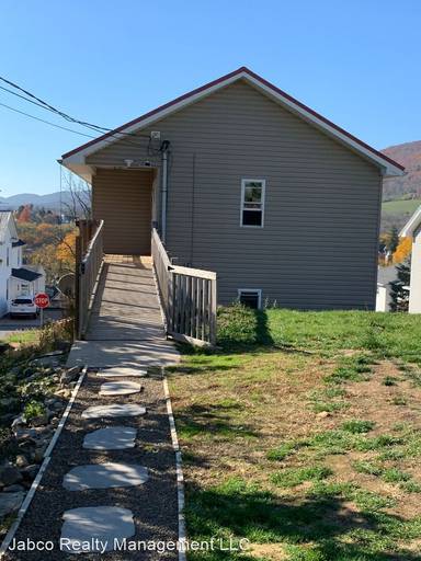 Main picture of 203 Hale Ln