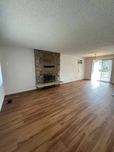 Main picture of 3009 S Collins Rd