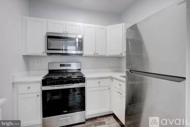 Main picture of 951 Brooks Ln