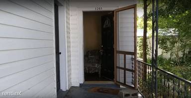 Main picture of 1203 Whitney St