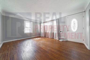 Main picture of 608 E 120th St