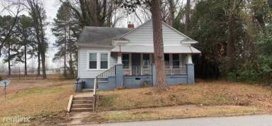 Main picture of 201 E 11th St
