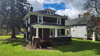 Main picture of 444 Derrick Rd