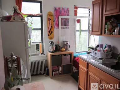 Main picture of 761 Hart St